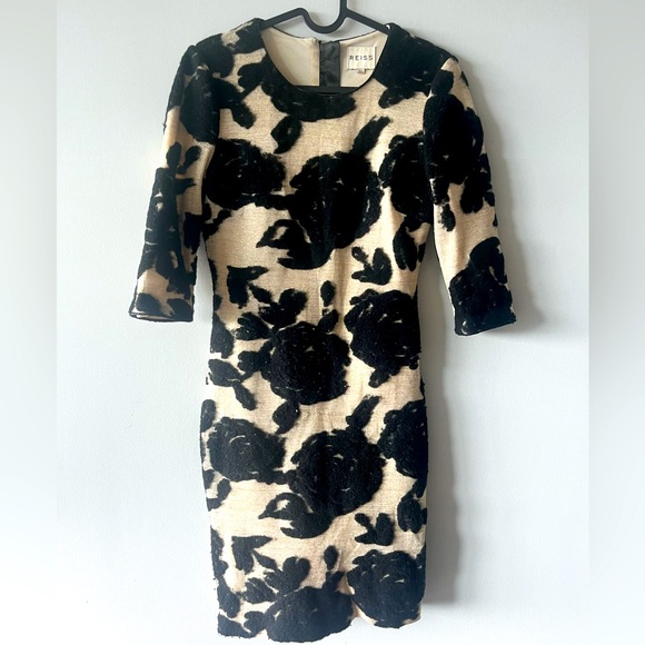 Reiss Lavine Flower Bodycon Dress Black - US size 4 - Picture 1 of 3
